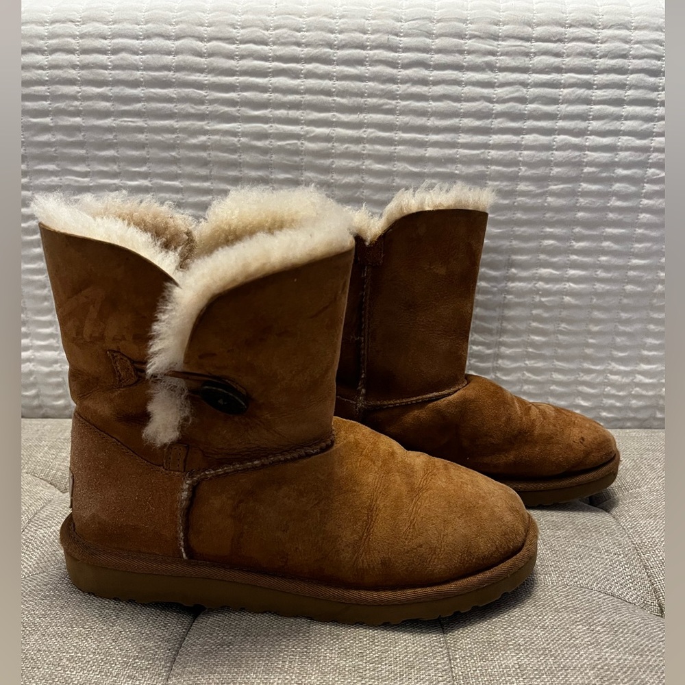 Ugg boots- size 4k